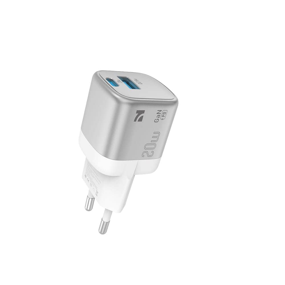 Chargeur mural compact gris et noir avec ports USB-C et USB-A, affichant 20W et GaN. — vue 2