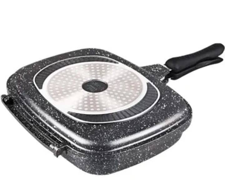 Poêle grill double face carrée noire mouchetée avec revêtement antiadhésif et poignée ergonomique. — vue 2