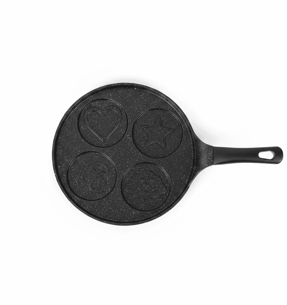 Une poêle noire antiadhésive avec quatre moules à motifs pour pancakes, posée sur une planche en bois. — vue 3